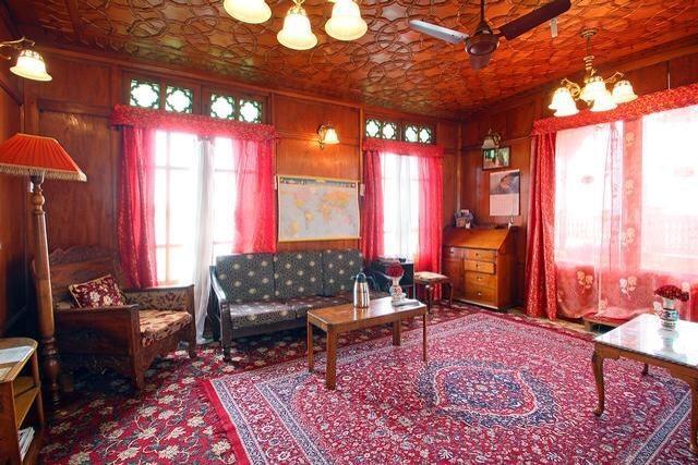 Houseboat Lily Of Nageen Srīnagar Buitenkant foto