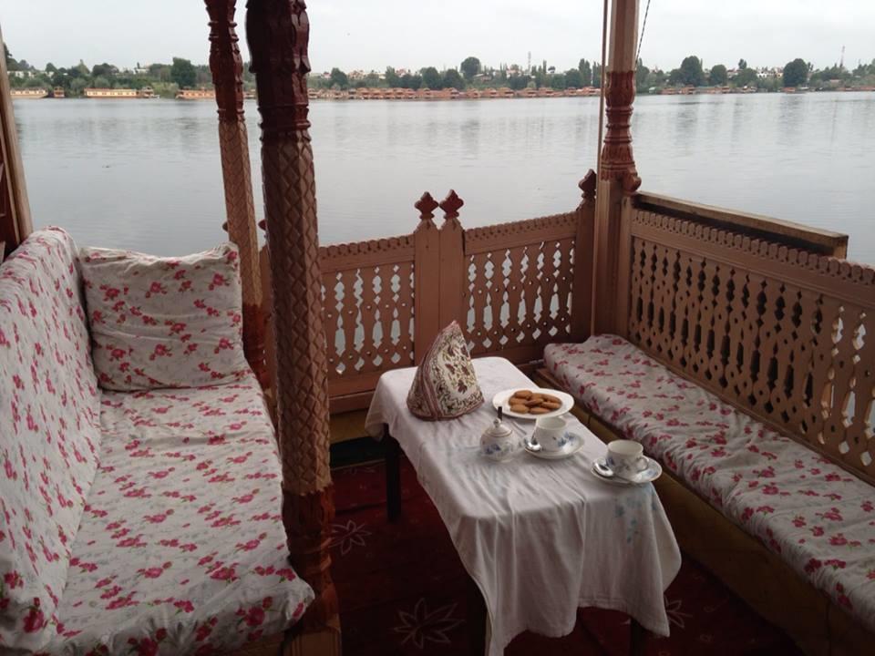 Houseboat Lily Of Nageen Srīnagar Buitenkant foto