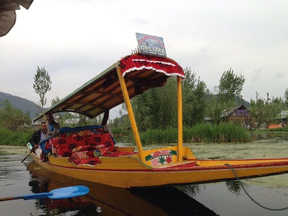 Houseboat Lily Of Nageen Srīnagar Buitenkant foto